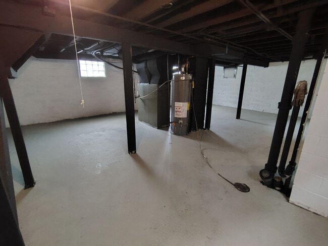 Building Photo - 230 Sheridan Dr