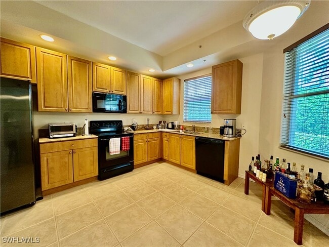 Building Photo - 1305 Mariposa Cir