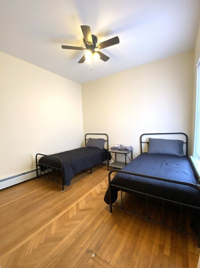 Building Photo - 416 Pearl St