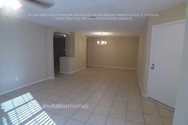 Building Photo - 2040 Cardinal Ln