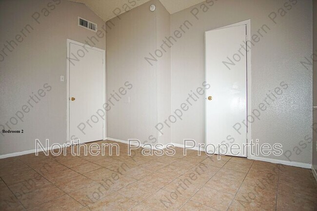 Building Photo - 10007 Caribou Dr