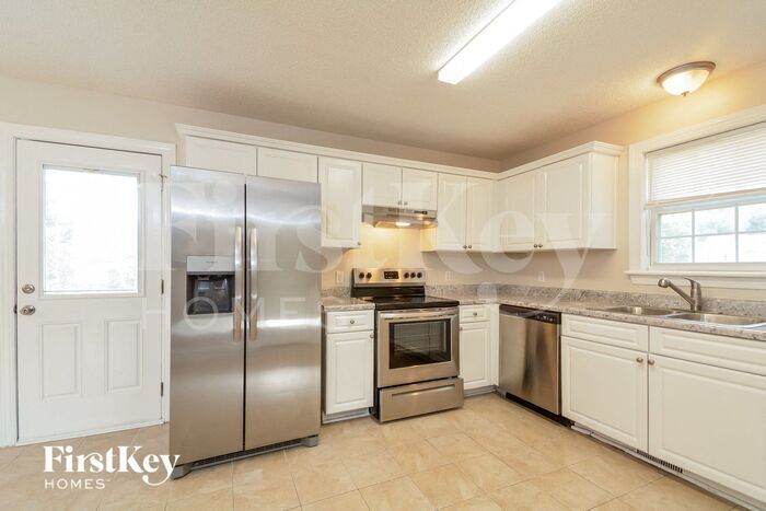 Building Photo - 118 S Ridge Dr