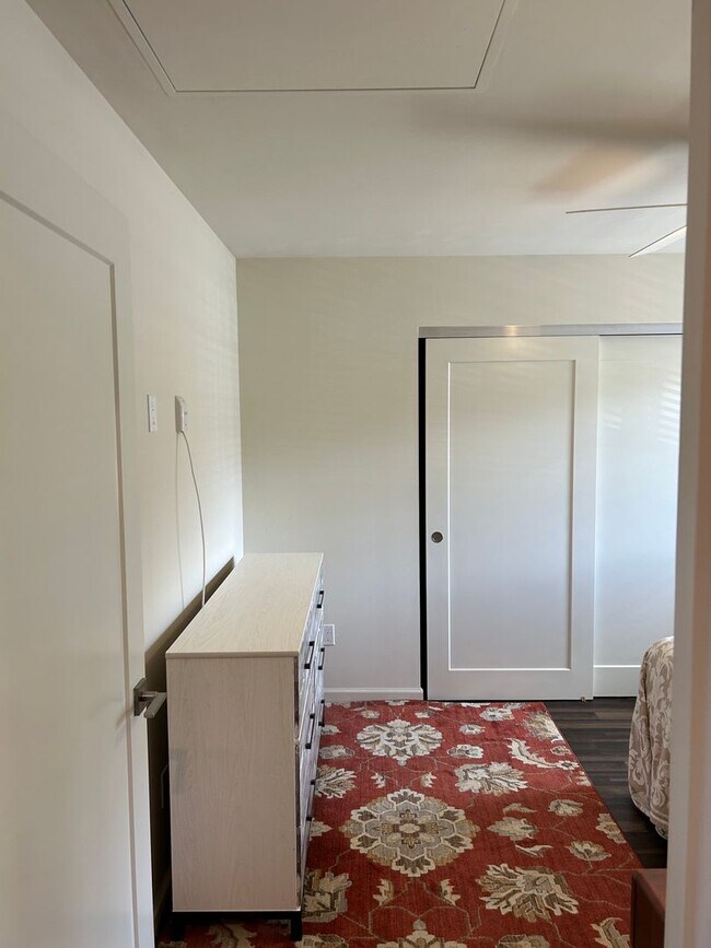 Building Photo - Pailolo Place Furnished One Bedroom