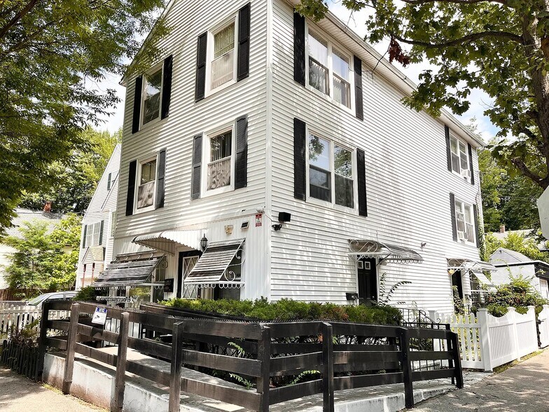 Building Photo - 119 Bassett St
