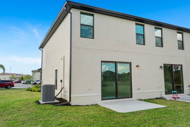 Building Photo - 14275 Oviedo Pl