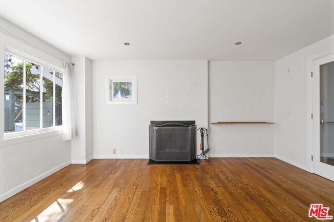 Building Photo - 1640 Electric Ave