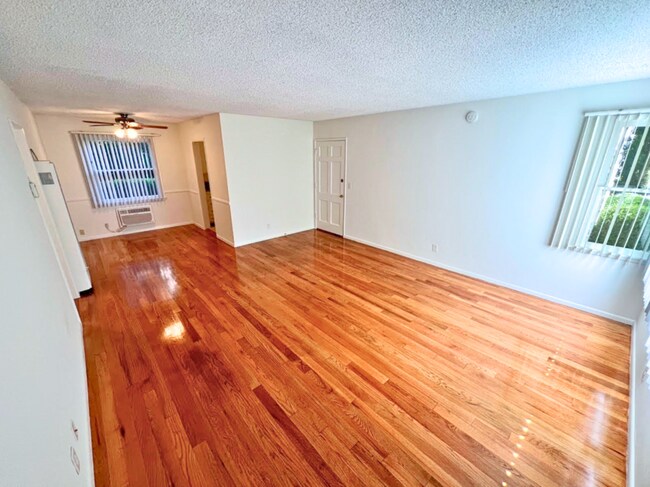 Building Photo - 2.0 bedroom in Monrovia California 91016