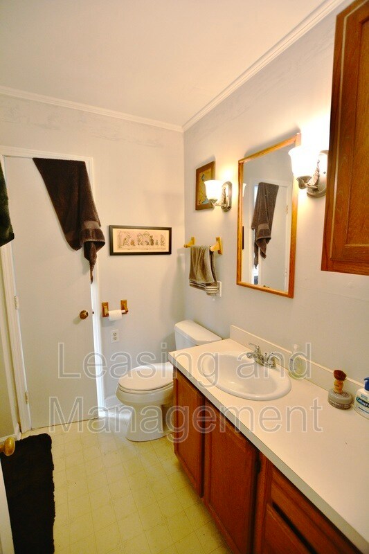 Building Photo - 223 Howle Ave