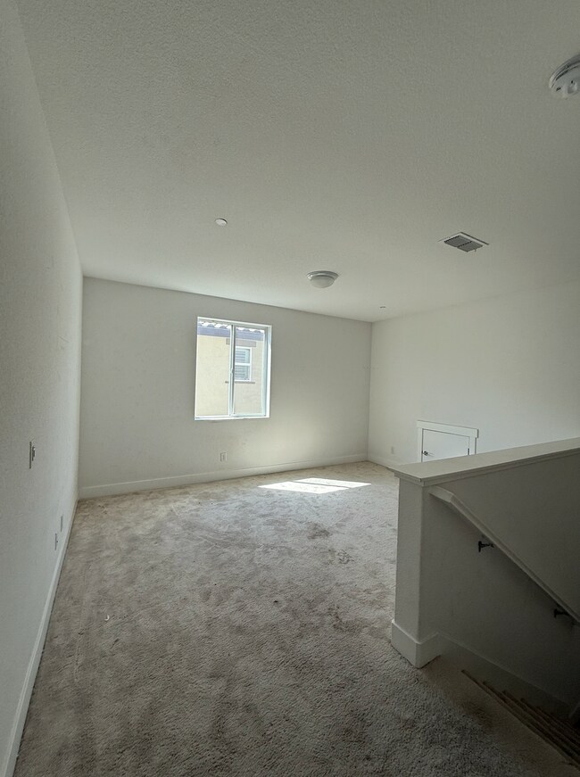 Building Photo - 2347 Mulholland Dr