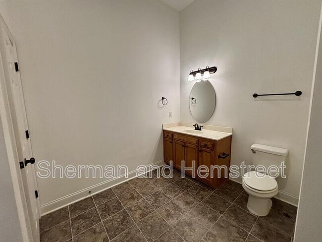 Building Photo - 1204 Broad St