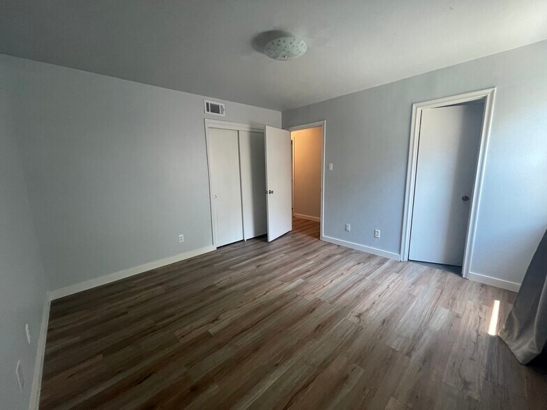Building Photo - 9655 Lanward Dr