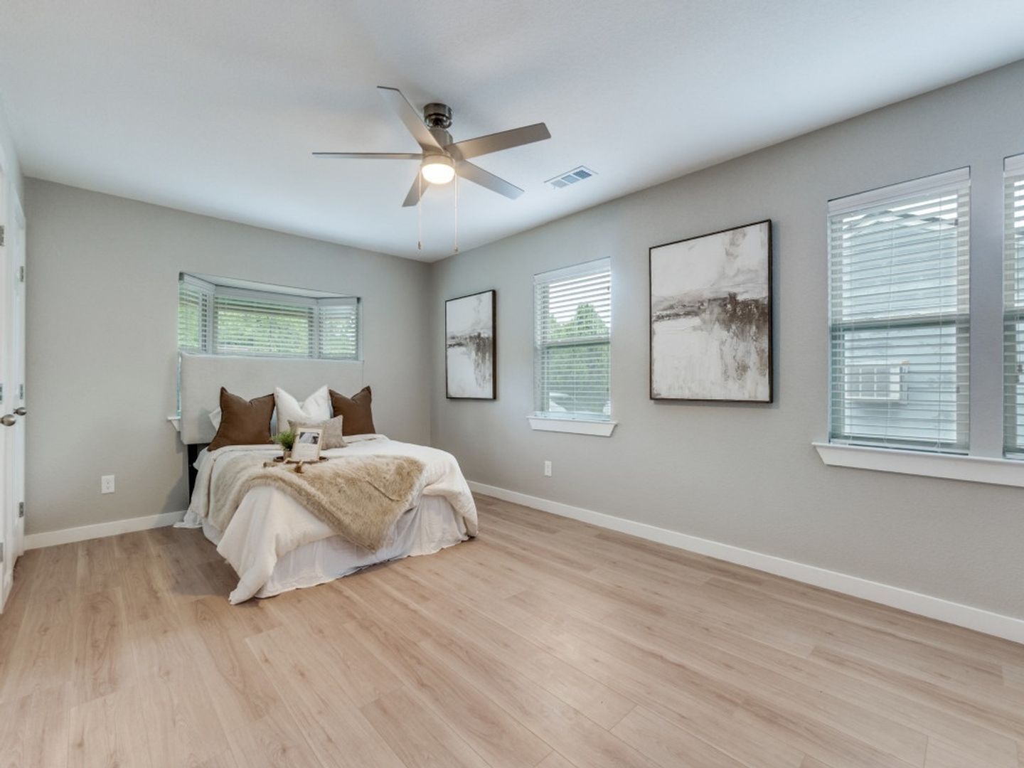 Building Photo - 3160 Bannon Dr