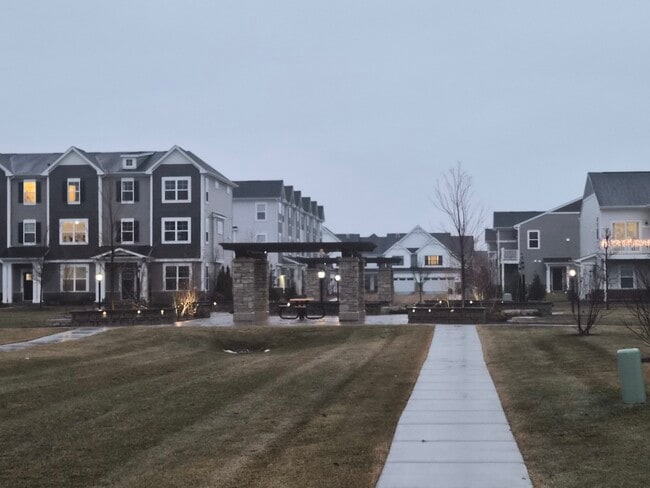 Building Photo - 4391 Chelsea Mnr Cir