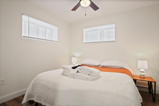 Building Photo - 159 Wolfe Hill Rd