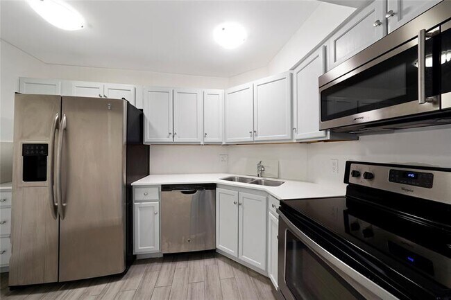Building Photo - 3280 Spanish Moss Terrace