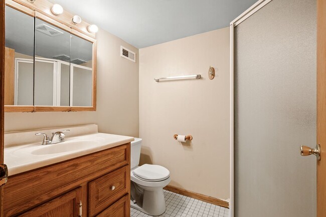 Building Photo - MUST SEE 5BD/2BA House close to U of M! Avail. 9/1/26!