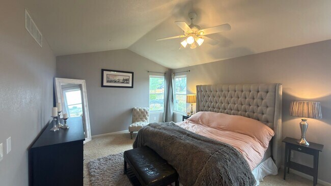 Building Photo - Great Furnished House In Fort Collins