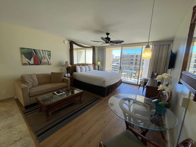 Building Photo - Royal Kahana Studio Apartment
