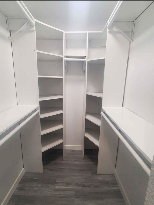 Walk-in closet - 13939 Facade Ave