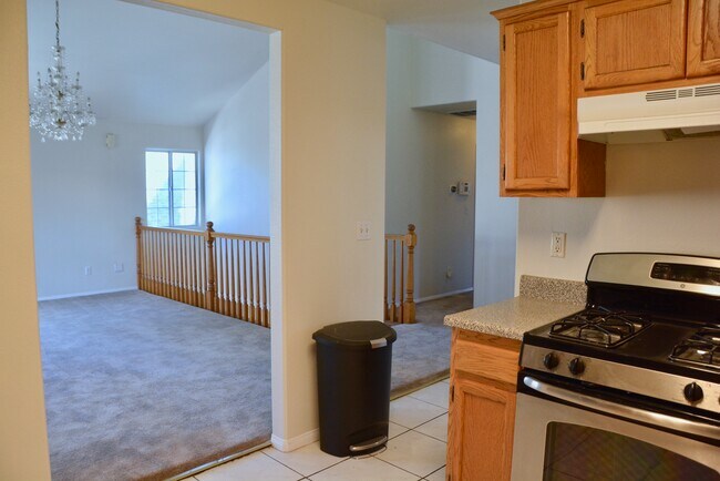 Building Photo - 548 N Windsor Blvd