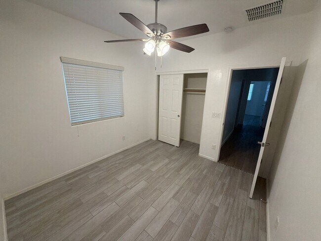 Building Photo - 21391 W Monte Vista Rd
