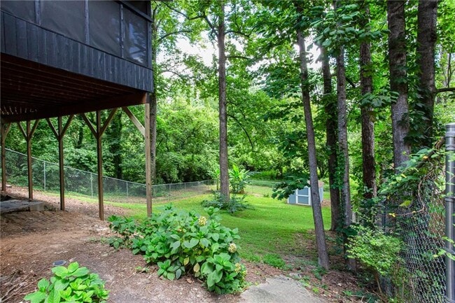 Building Photo - 629 Clairmont Cir
