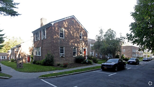 Primary Photo - 14 Soundview Ave