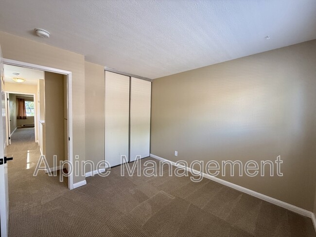 Building Photo - 2657 Kentworth Way