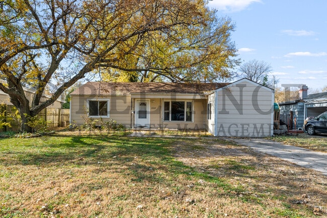 Primary Photo - 1925 S Elizabeth