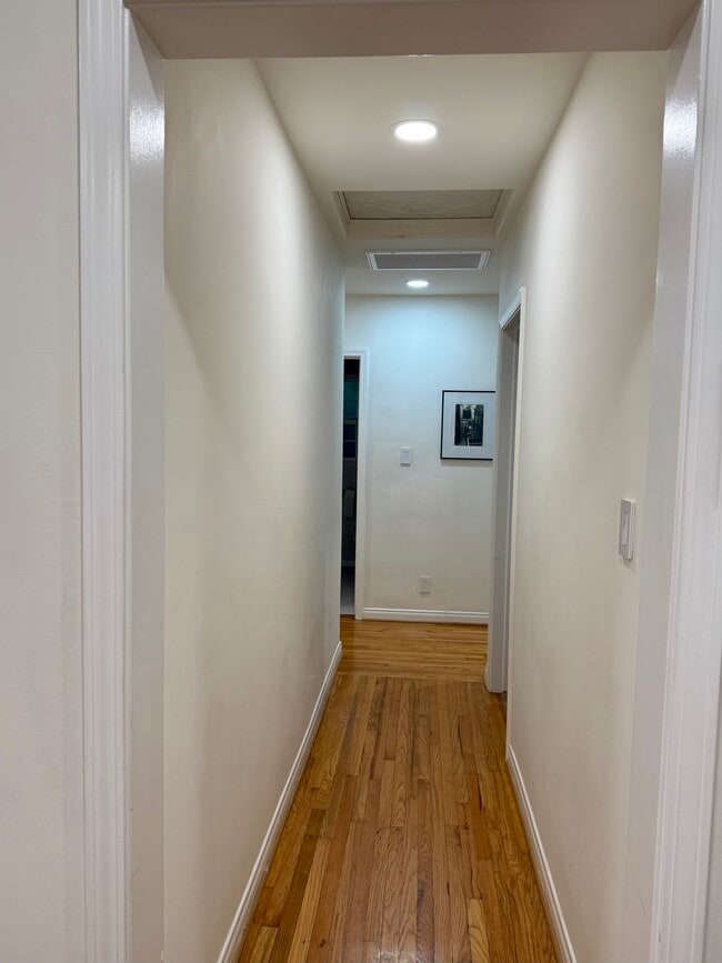 Building Photo - 2809 Hackett Ave
