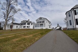 Building Photo - 4 Elm St