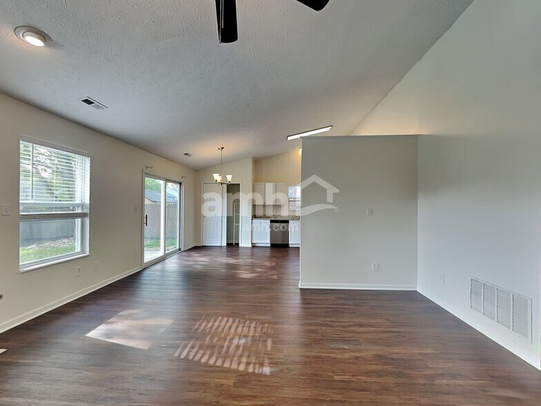 Building Photo - 35 Westview Pl