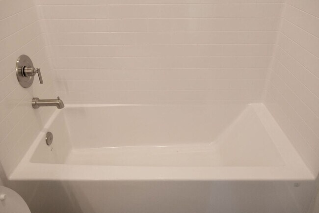 Building Photo - Spacious 4-Bed Home in Sage Canyon