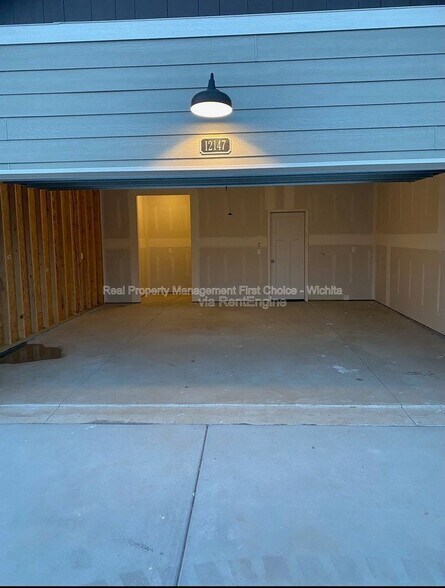 Building Photo - 3318 W 45th St S