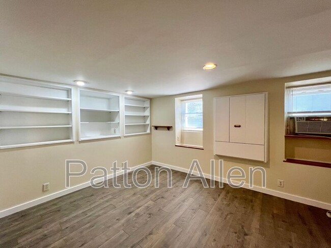 Building Photo - 29 Parkman Ave