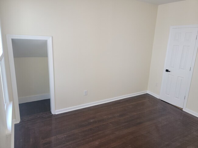 Building Photo - 147 Edgewood St