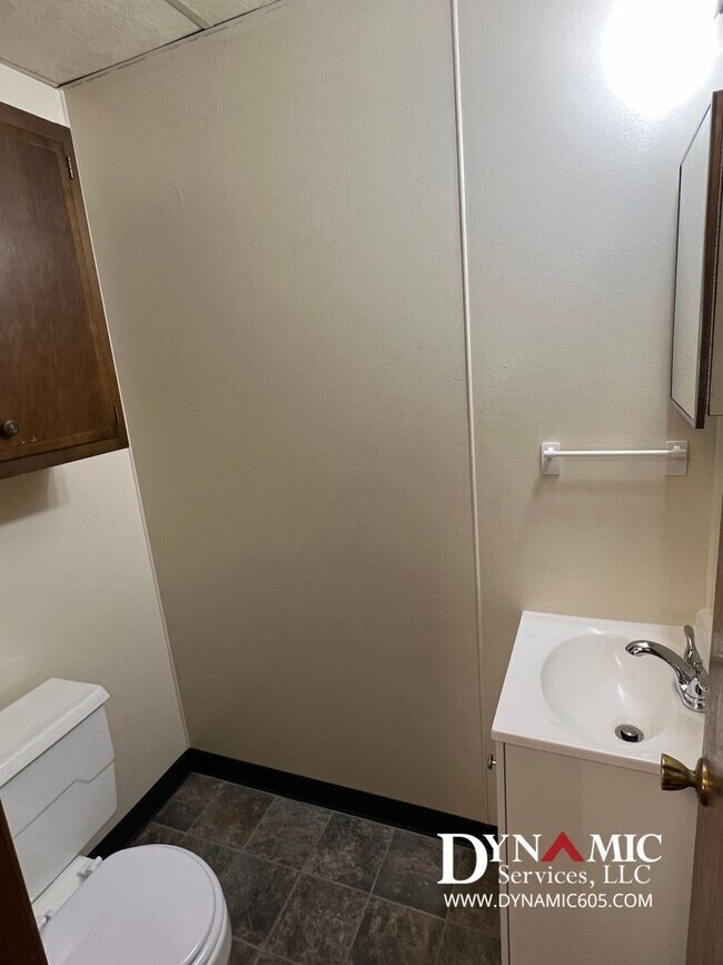 Building Photo - 813-815 S Summit Ave