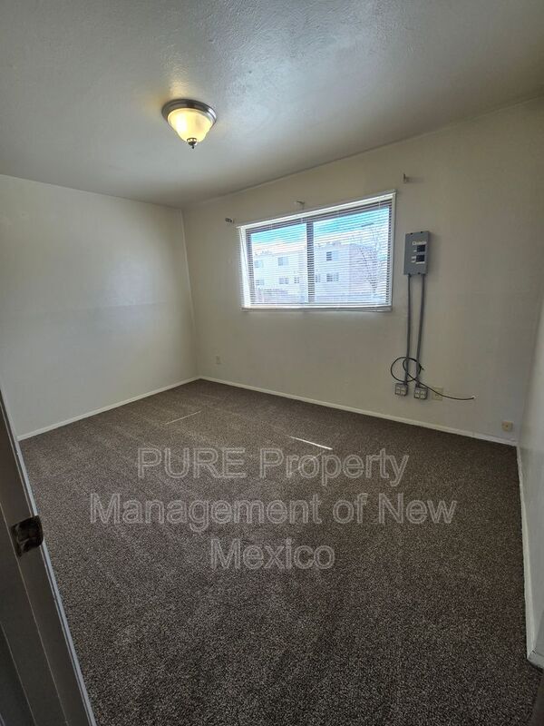 Building Photo - 2625 E 22nd St