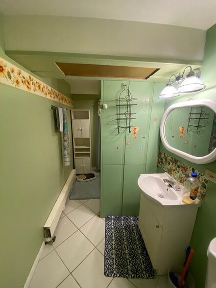 Building Photo - 6641 N Campbell Ave