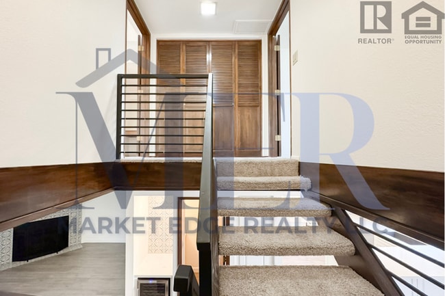 Building Photo - 2Bed/2.5Bath Townhome on Missouri/Central!...