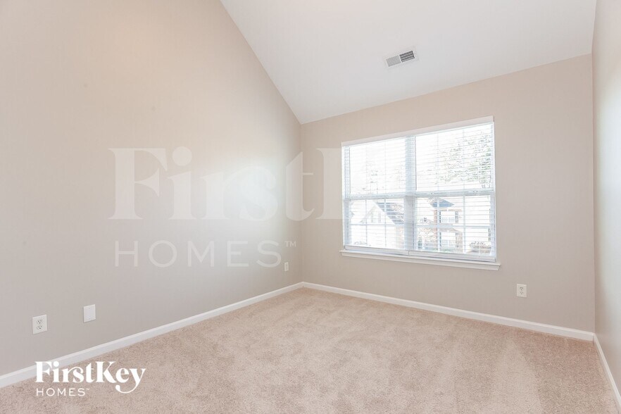 Building Photo - 8524 Ridgeline Ln