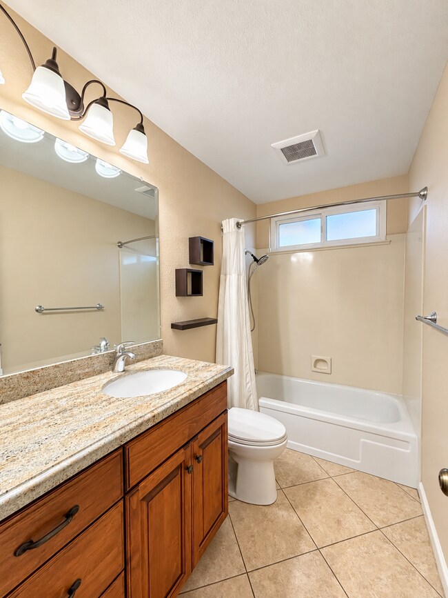 Building Photo - 40643 Encanto Way