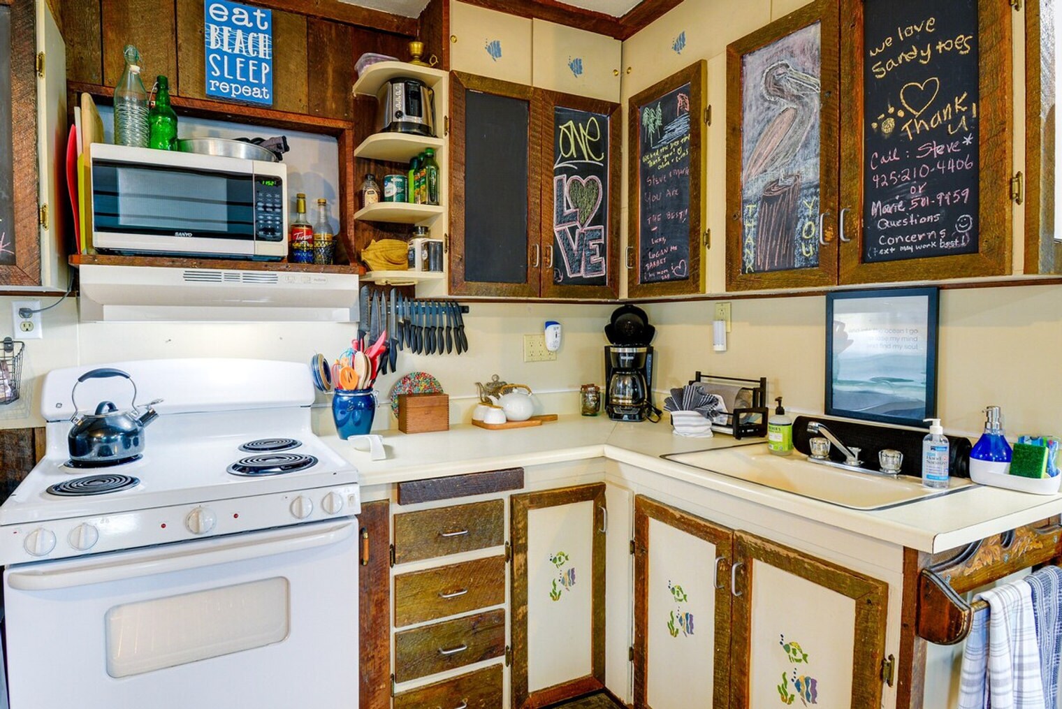 Building Photo - 4880 Railroad Ave