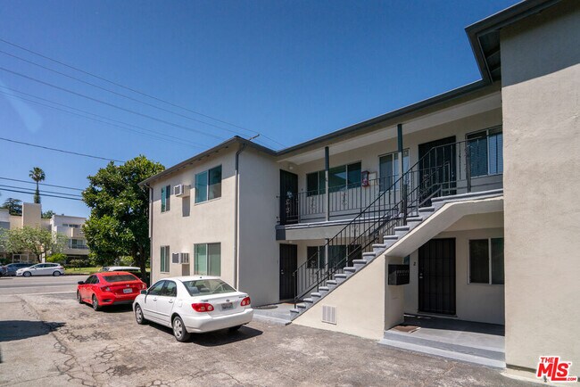Building Photo - 6640 Woodman Ave