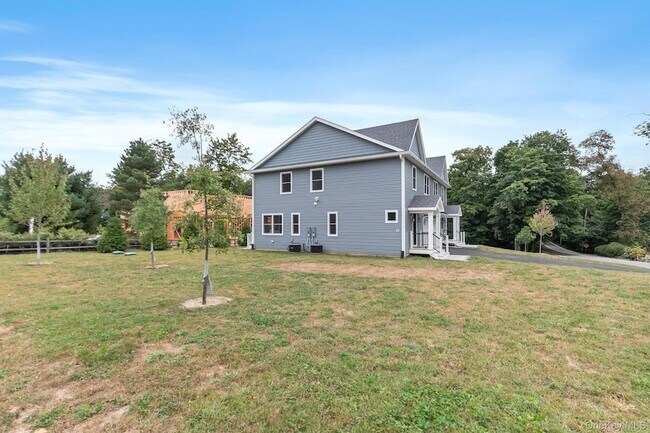 Building Photo - 65 Paulding Ln