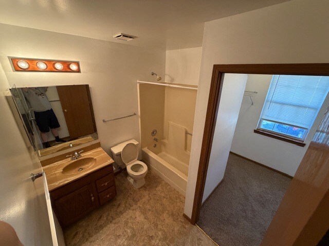 Master Bathroom - 256 Spencer Pl