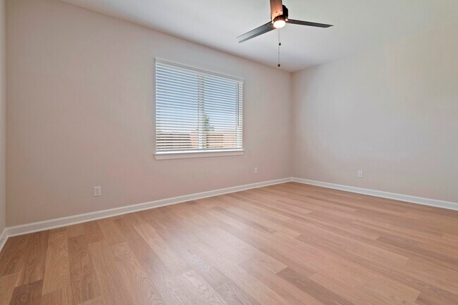 Building Photo - 1035 Rosewood Trl