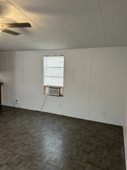 Building Photo - 380 Private Rd 4805