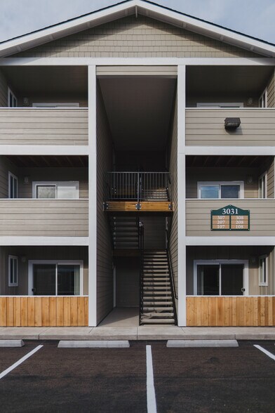 Building Photo - 3031 NE West Devils Lake Rd