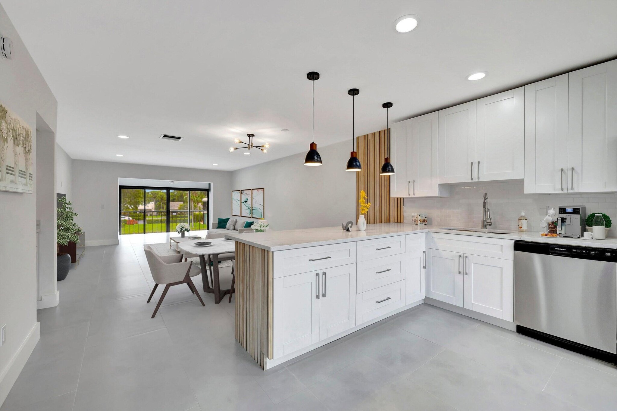 Building Photo - 7898 Eastlake Dr